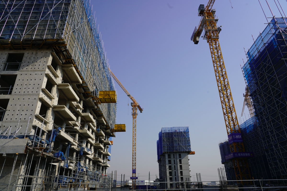 机器轰鸣,这是十一月初雄安新区建筑施工现场的画面,看起来与一般工地
