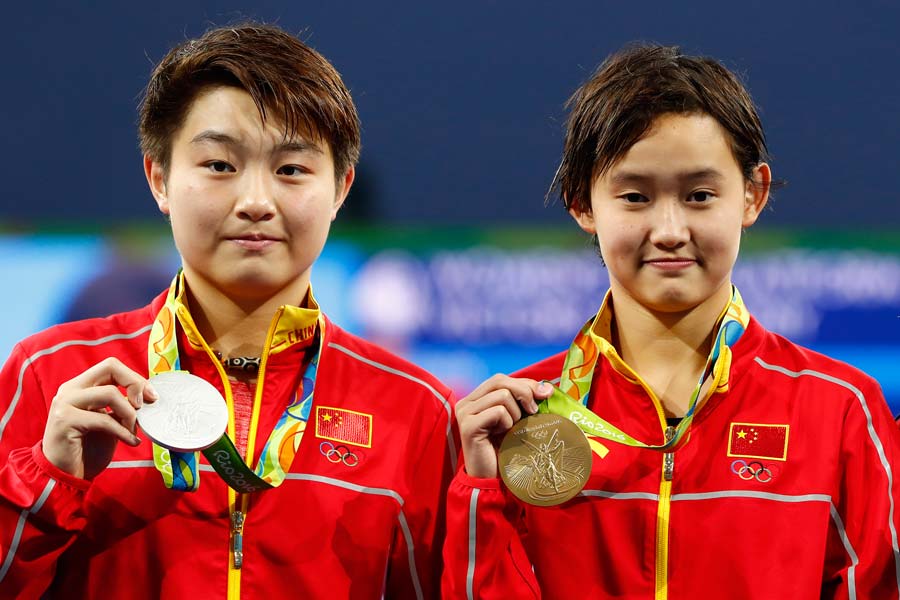 跳水女子10米台决赛 任茜、司雅杰包揽金银牌