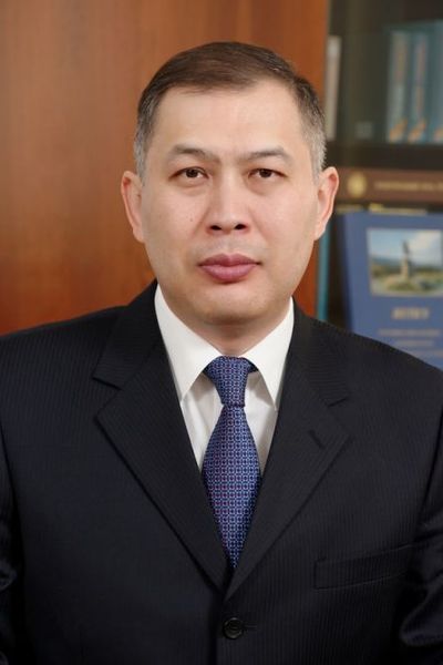 哈萨克斯坦大使：中国发展引世界关注 将关注两会所有议题