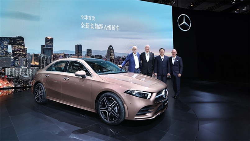 梅赛德斯-奔驰携全新长轴距A级轿车盛装亮相北京国际车展