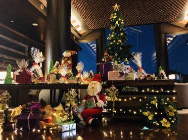 开启金色圣诞季 丽江和府洲际度假酒店及丽江古城英迪格酒店2018圣诞亮灯仪式