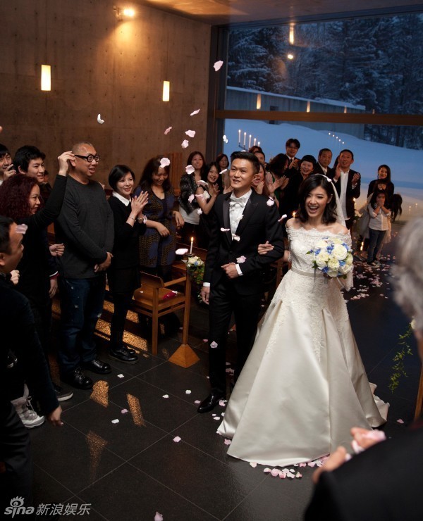 苏慧伦晒唯美婚纱照 幸福称“有人妻的感觉了”