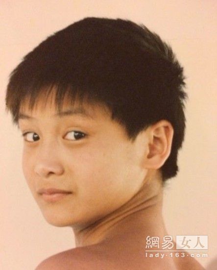 森碟见田亮童年照称弟弟真黑