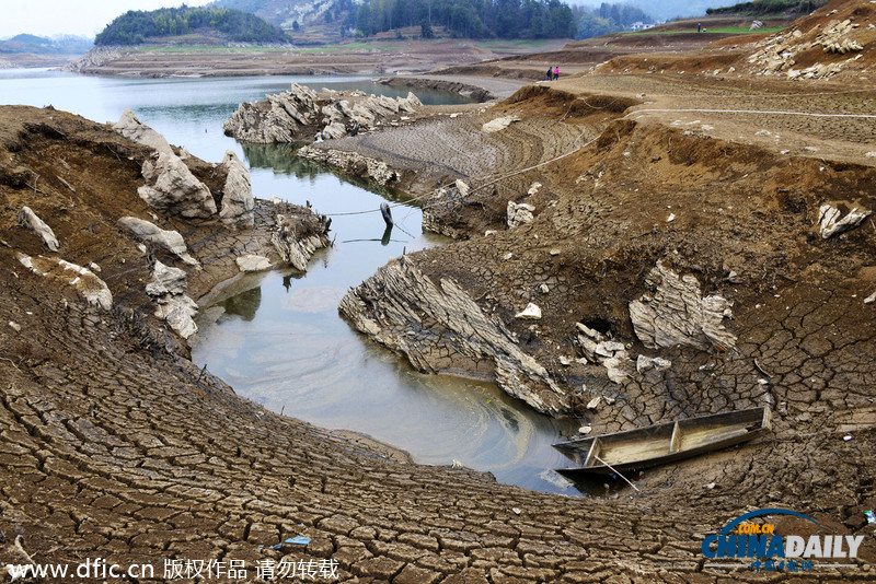 贵州凤冈“水缸”缺水 地面干裂6万余人受影响