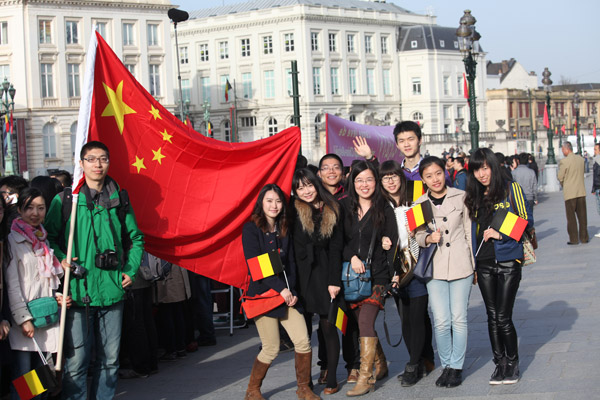 比利时国家骑兵仪仗队整队欢迎习近平主席