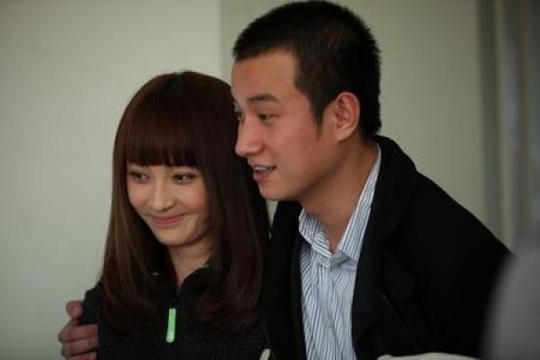 姚笛片场演新娘憔悴 明星风波后“妆可怜”