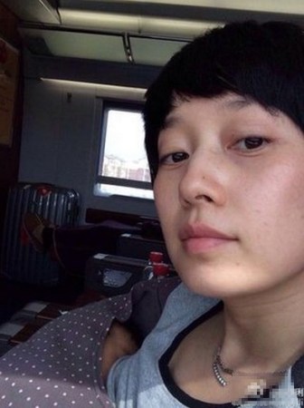 姚笛片场演新娘憔悴 明星风波后“妆可怜”