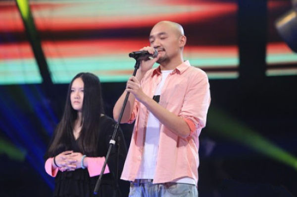 姚笛片场演新娘憔悴 明星风波后“妆可怜”