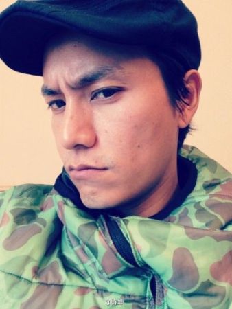 姚笛片场演新娘憔悴 明星风波后“妆可怜”