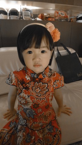 吴尊女儿正面照首度曝光 父女俩亲似兄妹