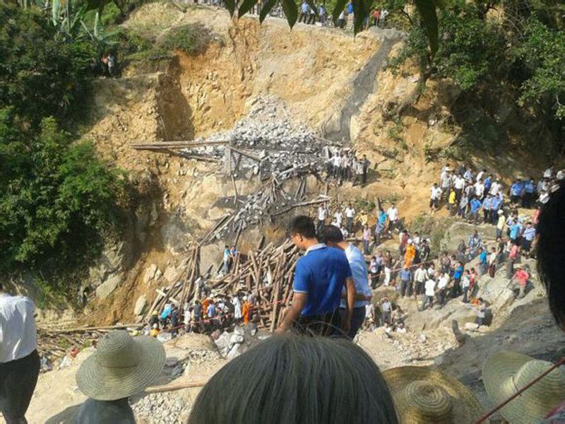 广东高州发生大桥坍塌事件 超过25人被埋
