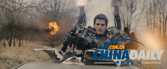 《明日边缘》发全新超长预告 阿汤哥菜鸟变战神