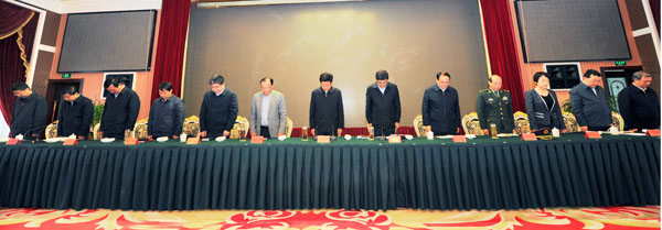 自治区召开干部大会通报乌鲁木齐严重暴力恐怖案件情况