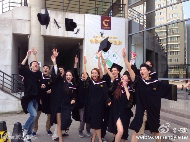 刘星小雪大学毕业啦！网友感叹真心老了