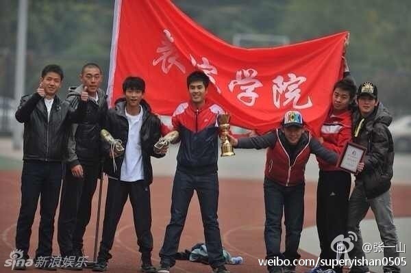 刘星小雪大学毕业啦！网友感叹真心老了