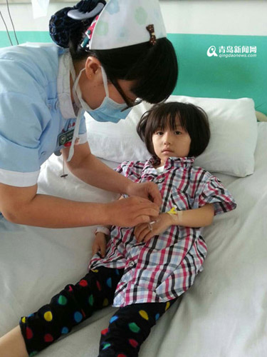 “最美烟台女孩”24小时筹万元急救重症女童