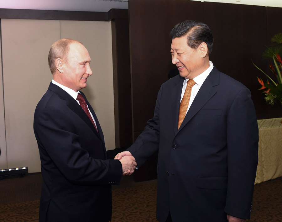 习近平会见俄罗斯总统普京