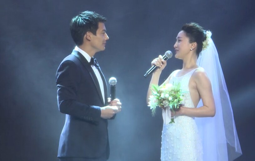 周迅高圣远婚礼现场热吻秀婚戒 坦承正在努力造人