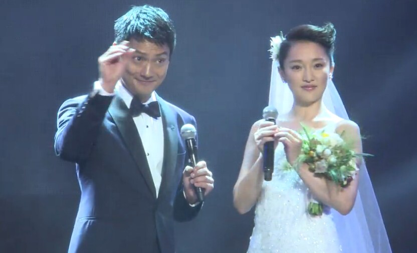周迅高圣远婚礼现场热吻秀婚戒 坦承正在努力造人