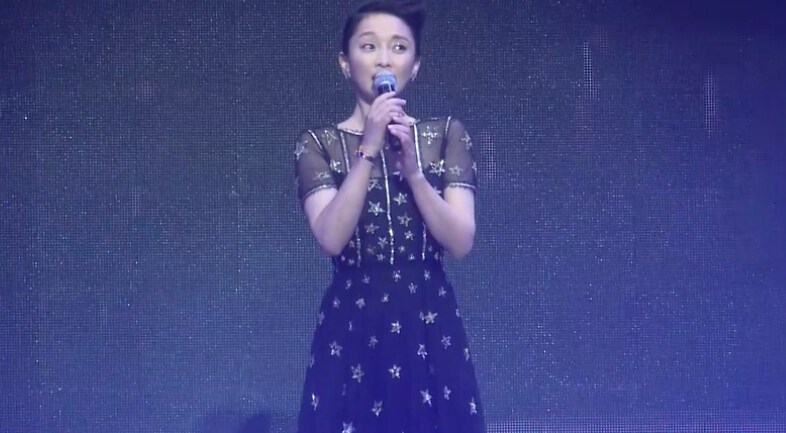 周迅高圣远婚礼现场热吻秀婚戒 坦承正在努力造人
