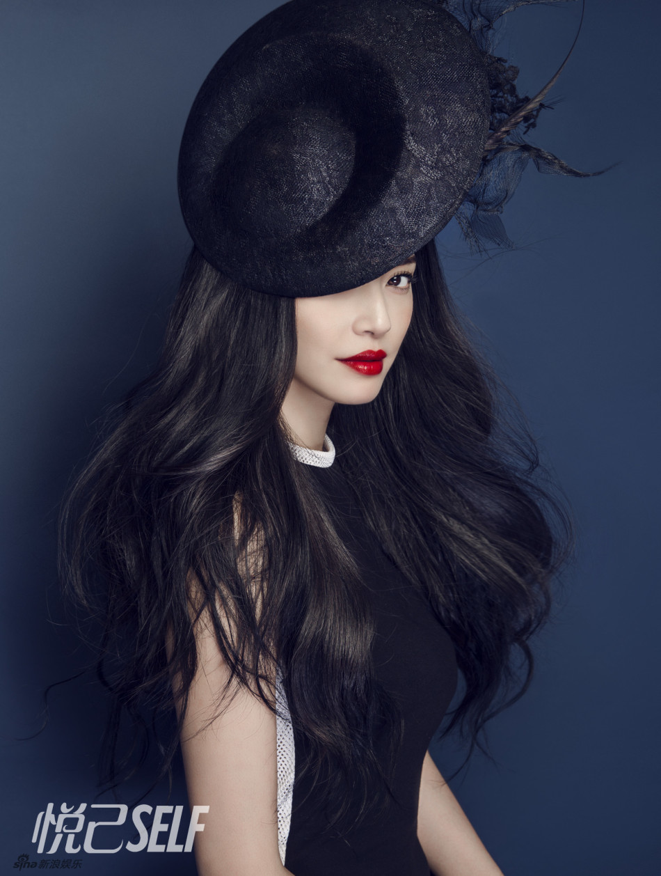 姚晨登封面变身双面娇娃 精灵碰撞女王