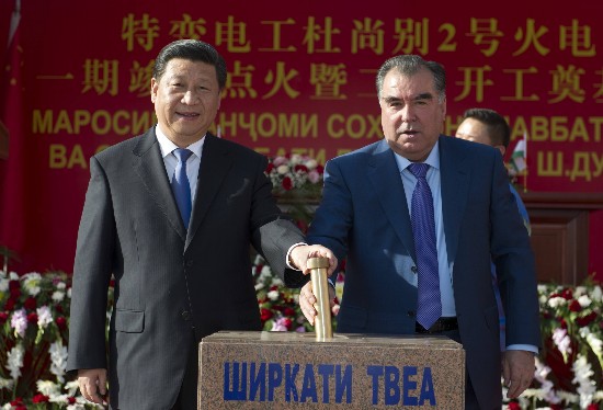 跟习大大去出访（四）：是啥封进了水泥墩？