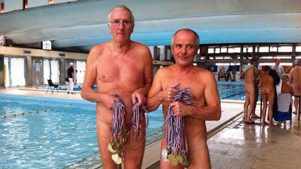 法国米卢斯：全裸才能观看的游泳比赛，你敢吗？