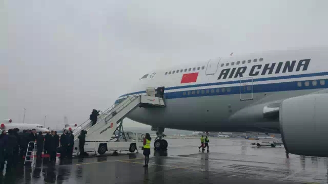 10小时飞机3小时火车 总理出访也不易