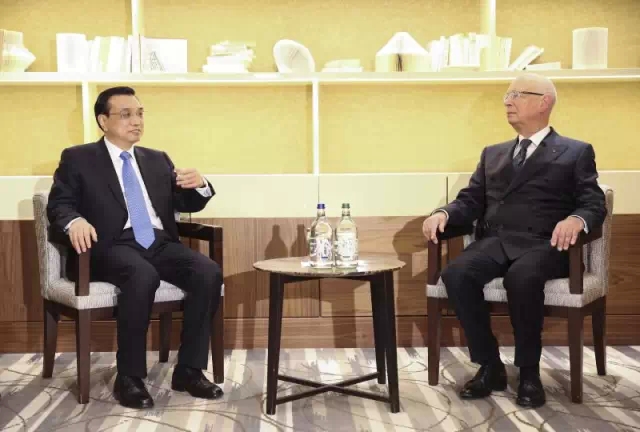 10小时飞机3小时火车 总理出访也不易
