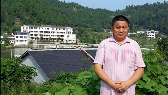 “好书记”蒋乙嘉：千万富翁回乡扶贫当支书 7年把穷山村变成富裕村