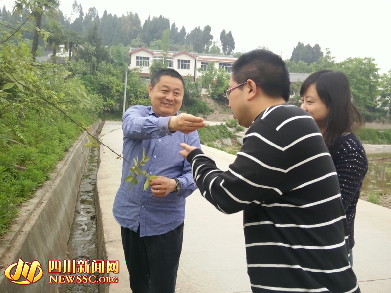“好书记”蒋乙嘉：千万富翁回乡扶贫当支书 7年把穷山村变成富裕村
