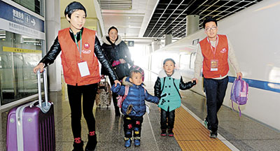 青年志愿行 温暖回家路