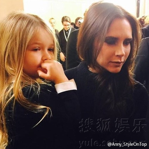 贝克汉姆携儿女助阵老婆大秀 小七呆萌潮范儿足