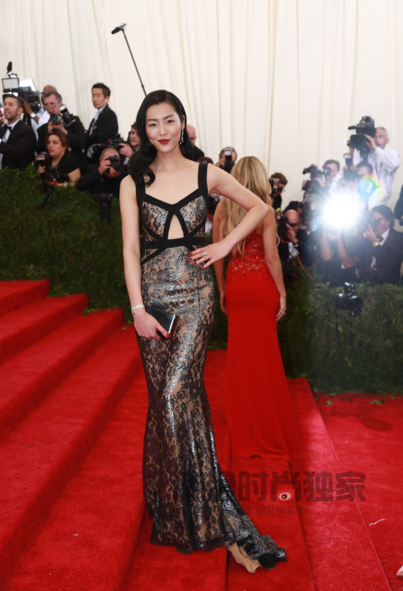 中国明星组团亮相MET GALA 巩俐章子怡周迅赵薇争艳