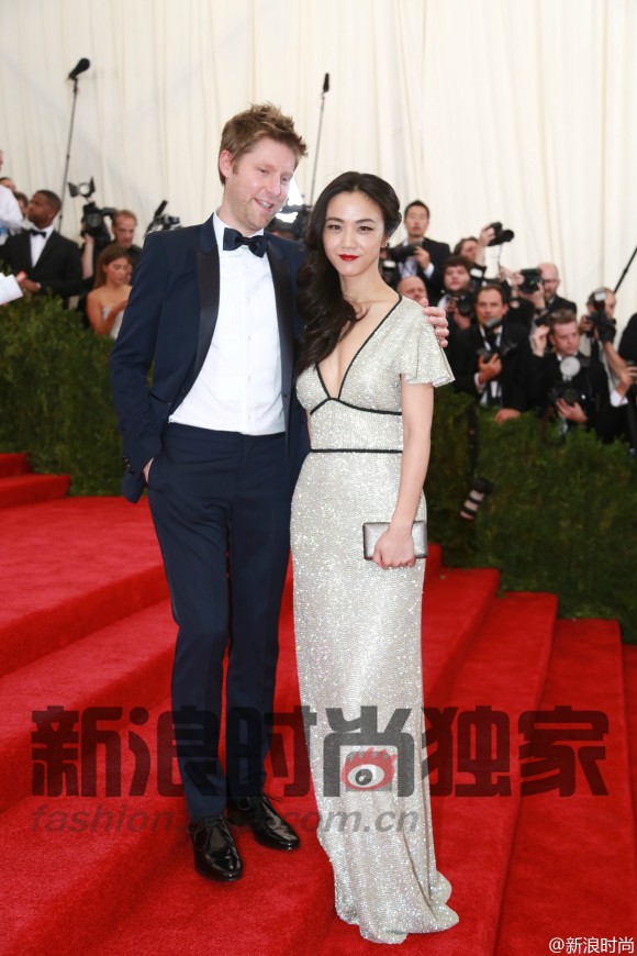 中国明星组团亮相MET GALA 巩俐章子怡周迅赵薇争艳