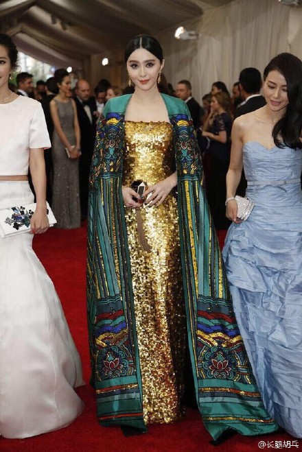 中国明星组团亮相MET GALA 巩俐章子怡周迅赵薇争艳
