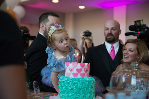 5岁患癌小女孩的最后一个生日宴会