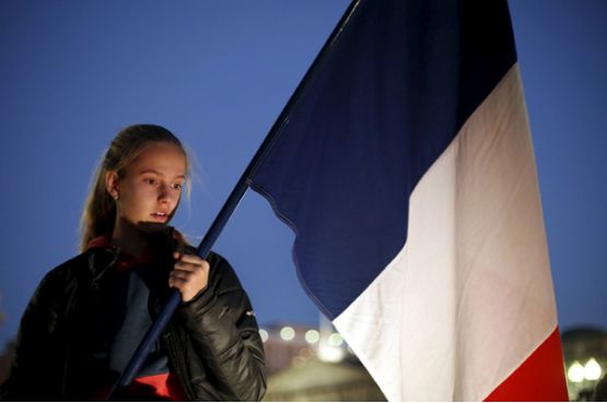 巴黎恐袭启示：全球应携手共抗恐怖主义