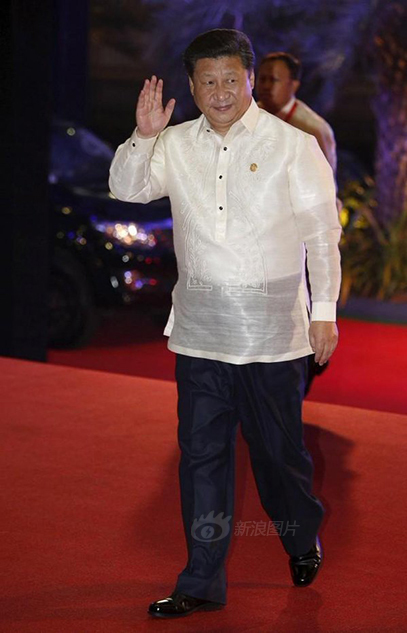 APEC领导人身穿菲律宾国服合影