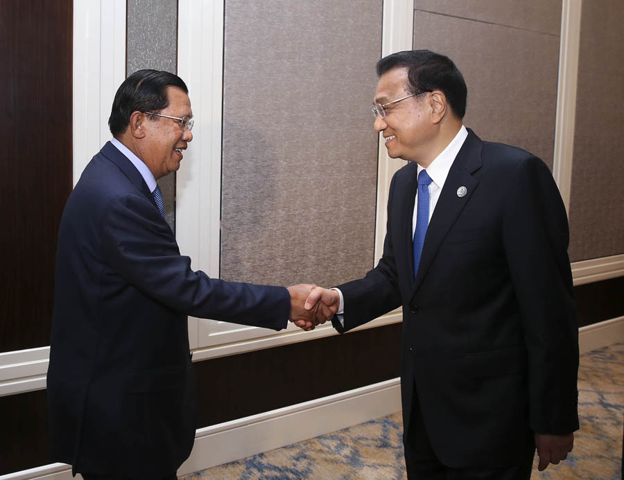 李克强会见柬埔寨首相：共同维护南海地区和平稳定与航行自由