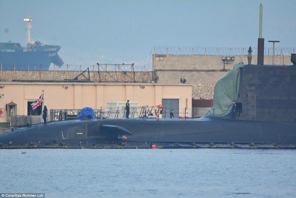 英国一核潜艇与商船相撞 核潜艇被撞坏