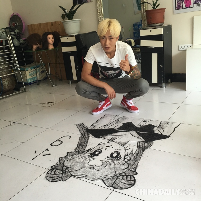 视频：吉林一发型师用碎头发作画 美少女战士最新出炉