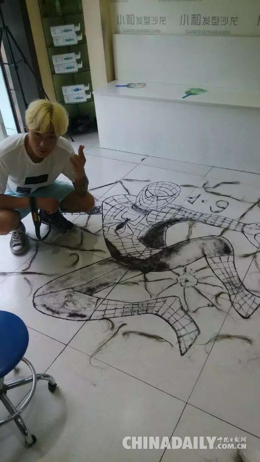 视频：吉林一发型师用碎头发作画 美少女战士最新出炉