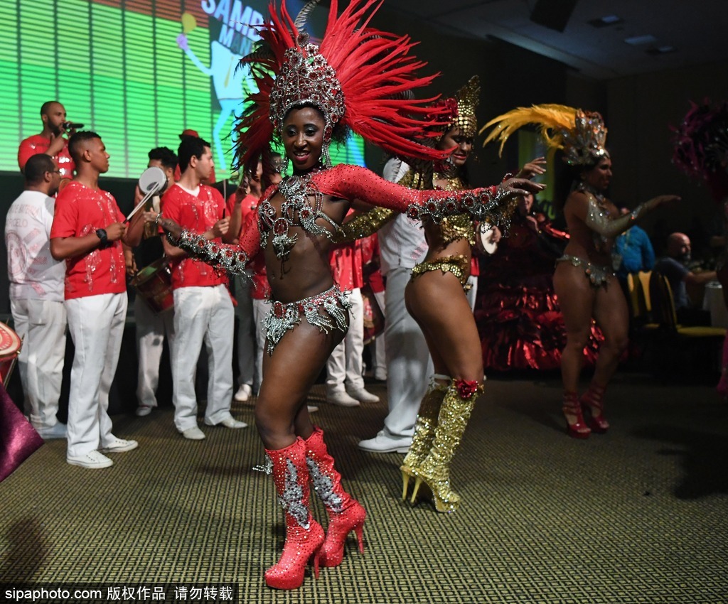 热情似火！巴西性感桑巴舞团表演助阵里约奥运会