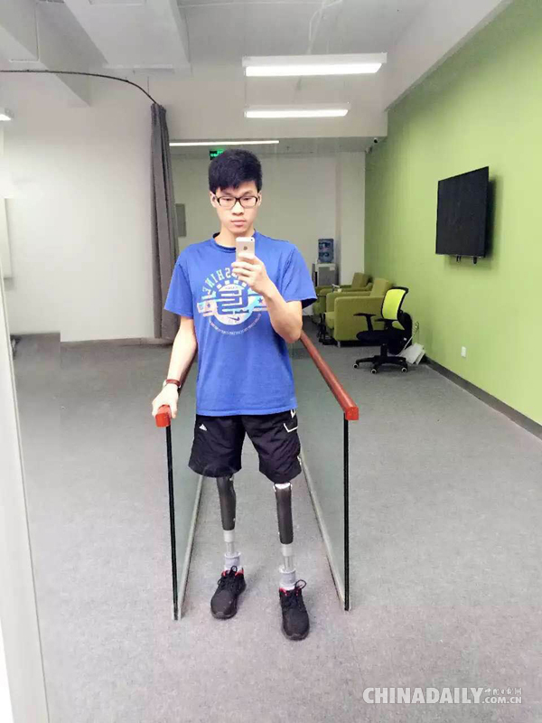 汶川地震中失去双腿的北川学生李安强将赴美国读研
