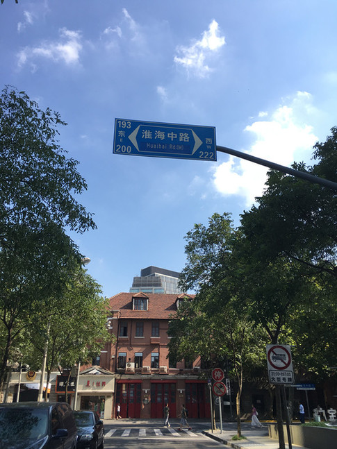 上海路标未来可能没有英文 考虑过老外的感受吗？