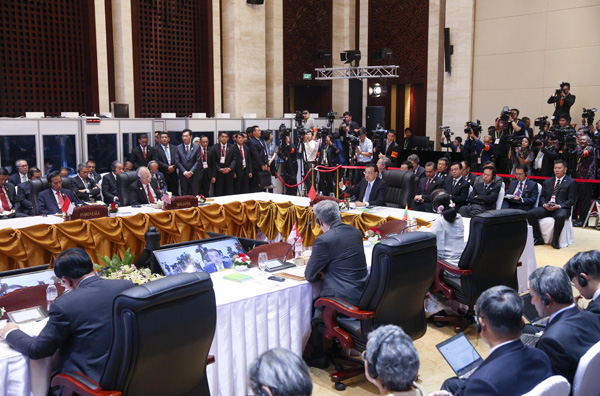 李克强出席第十九次中国—东盟领导人会议