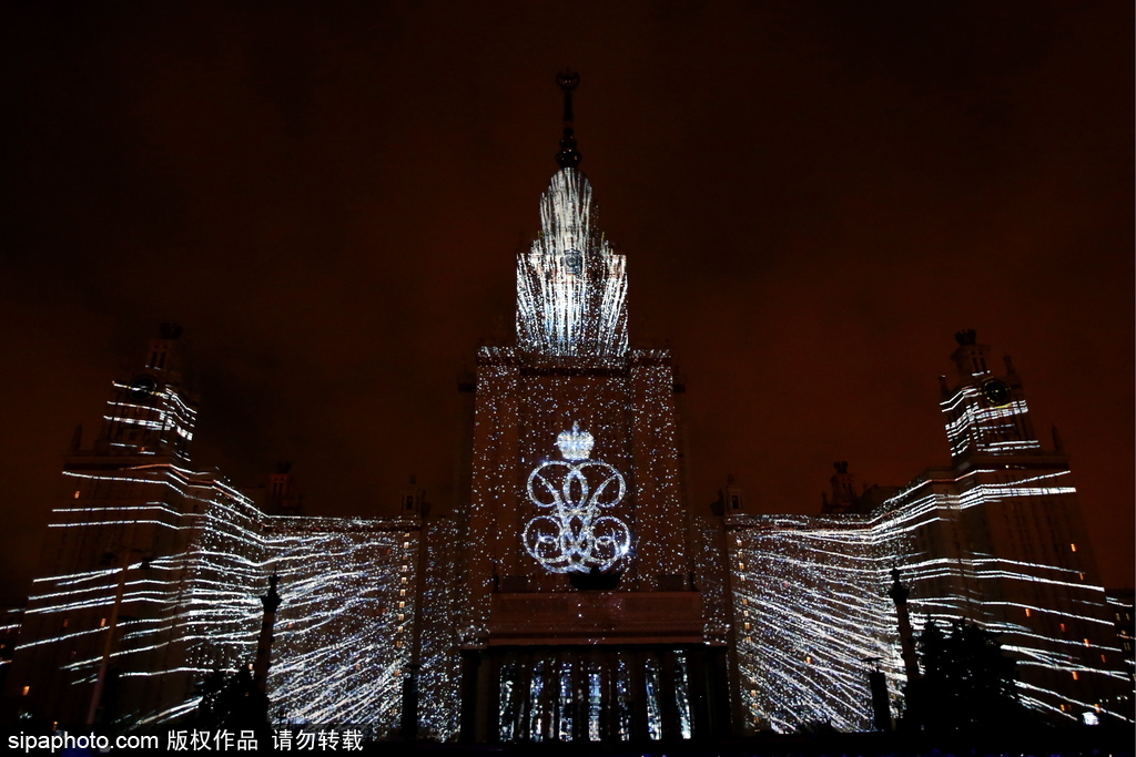 俄罗斯“光之环”国际灯光节 炫目灯光投向莫斯科各大名胜建筑