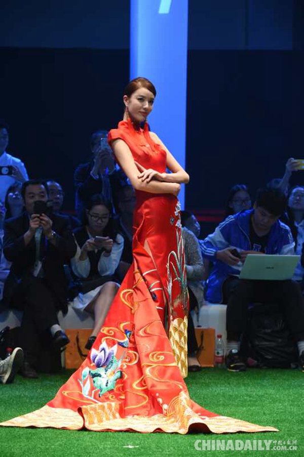 新锐丝绸服装亮相中国丝绸服装设计大赛 你们喜欢吗？