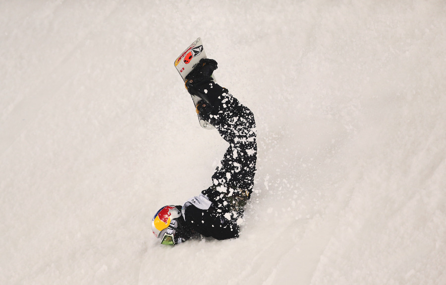 第七届沸雪北京站30名滑手鸟巢亮板试韧17岁小将暂时领先